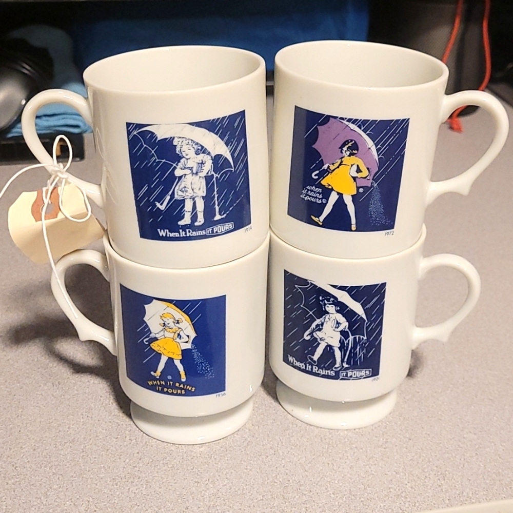 Set of 4 Vintage Mortons Salt Mugs